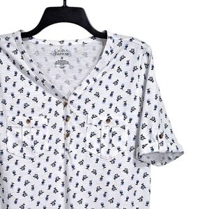 Croft Barrow Top Women Medium White Blue Cotton Blend Henley Short Sleeve Floral
